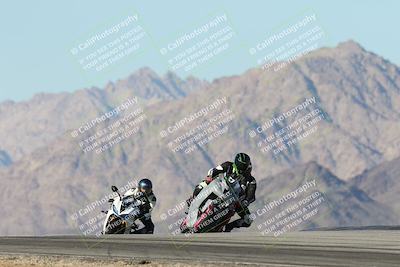 media/Dec-01-2025-Moto Forza (Mon) [[2daa91e15f]]/3-Beginner Group/Session 4 Turn 9/